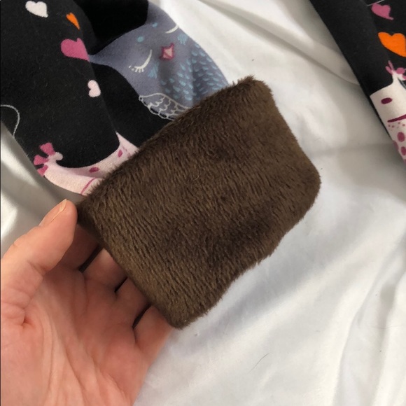 Fur Lined Graphic Leggings - Picture 3 of 4